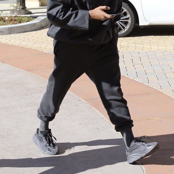 Adidas YEEZY | Boost 700v2 | Vanta | 11 - Picture 5 of 6